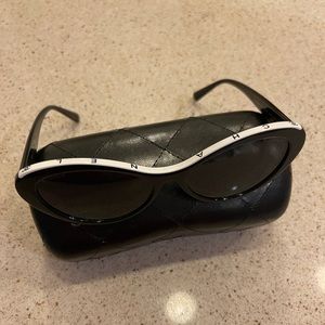 CHANEL sunglasses